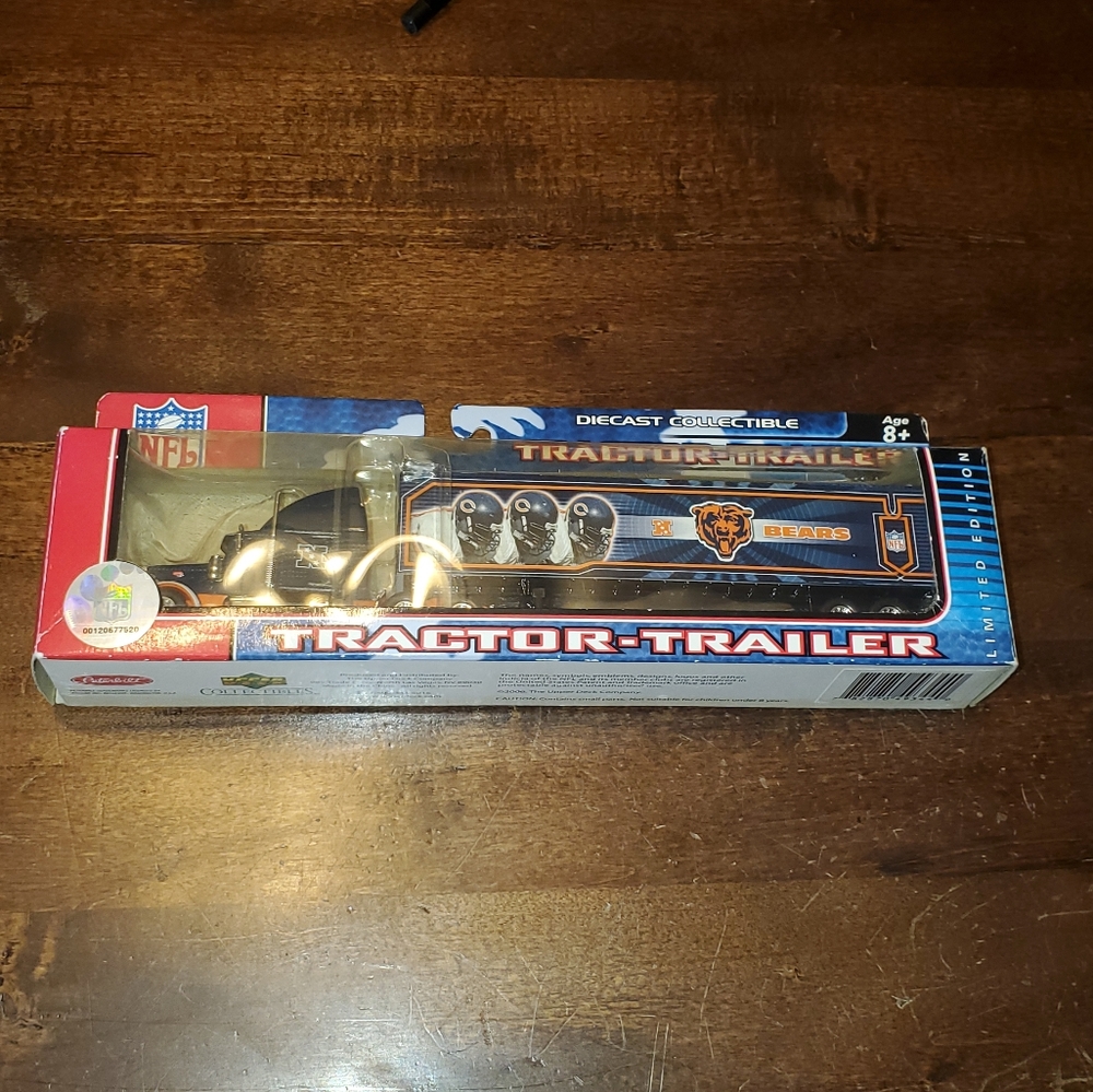Upper Deck Collectables - Chicago Bears die-cast Tractor Trailer & sticker ' NIB